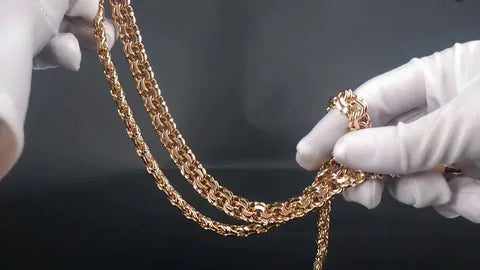 Are Gold Chains Tacky?