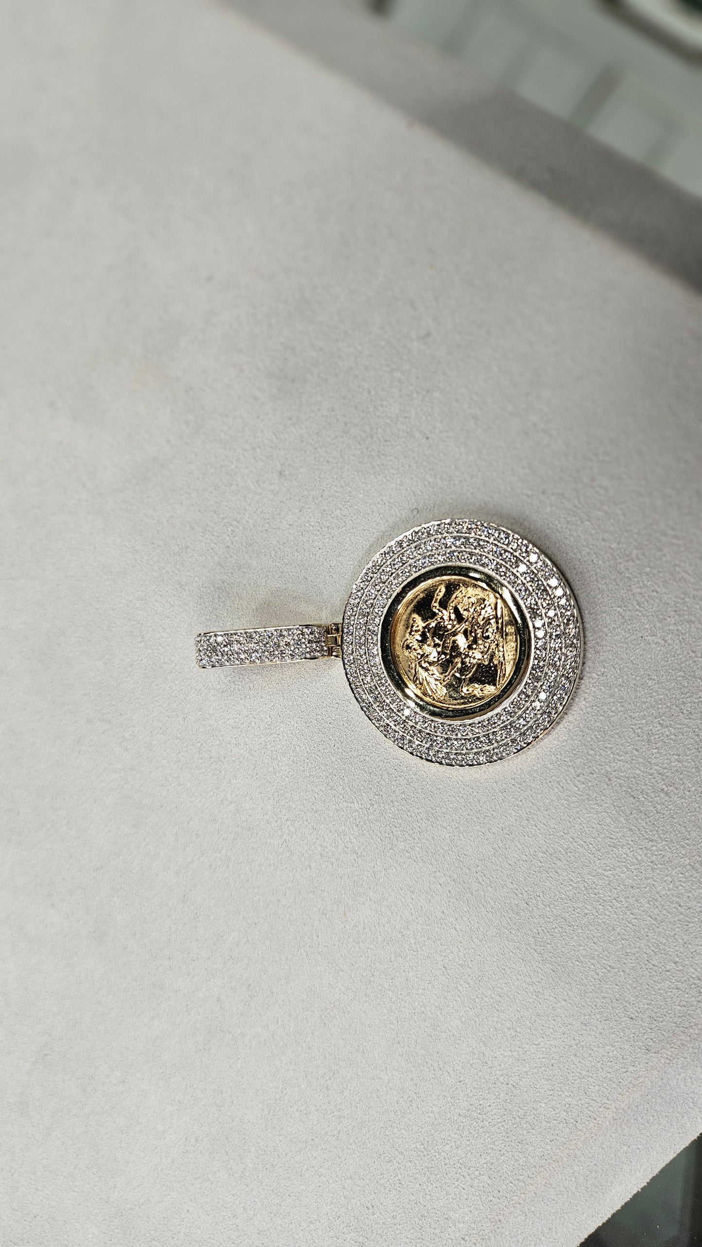 Sovereign Pendant