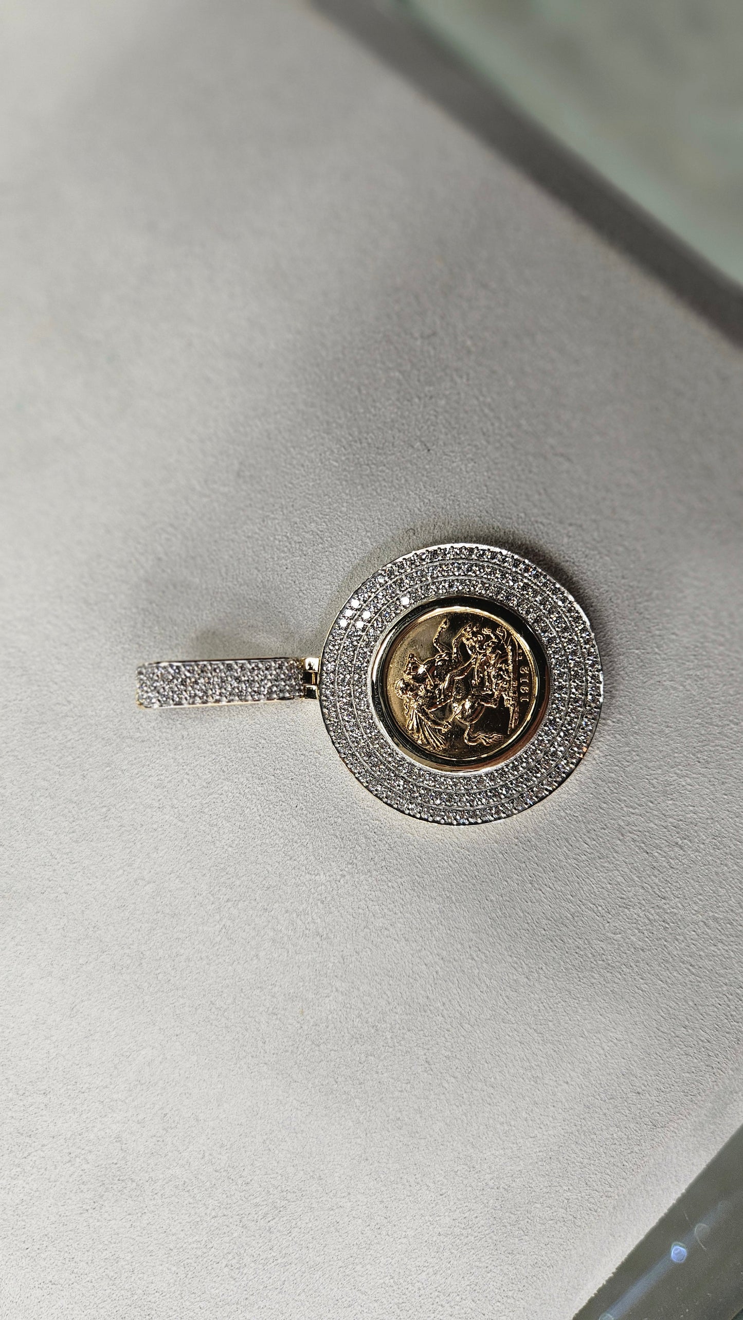 Sovereign Pendant