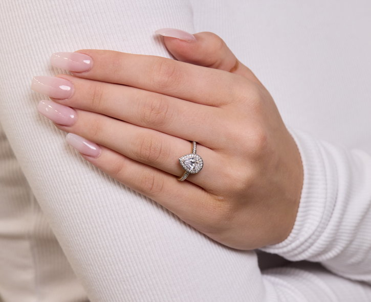 Pear halo ring with pave  - Platinum